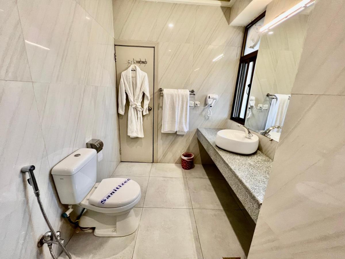Shelton'S Ambassador Otel İslamabad Dış mekan fotoğraf